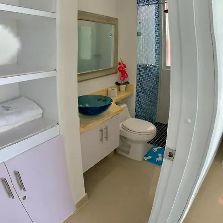 Apartamento Al-3 Frente A La Playa Balcon Con Aire Acondicionado Y Wif * Cartagena